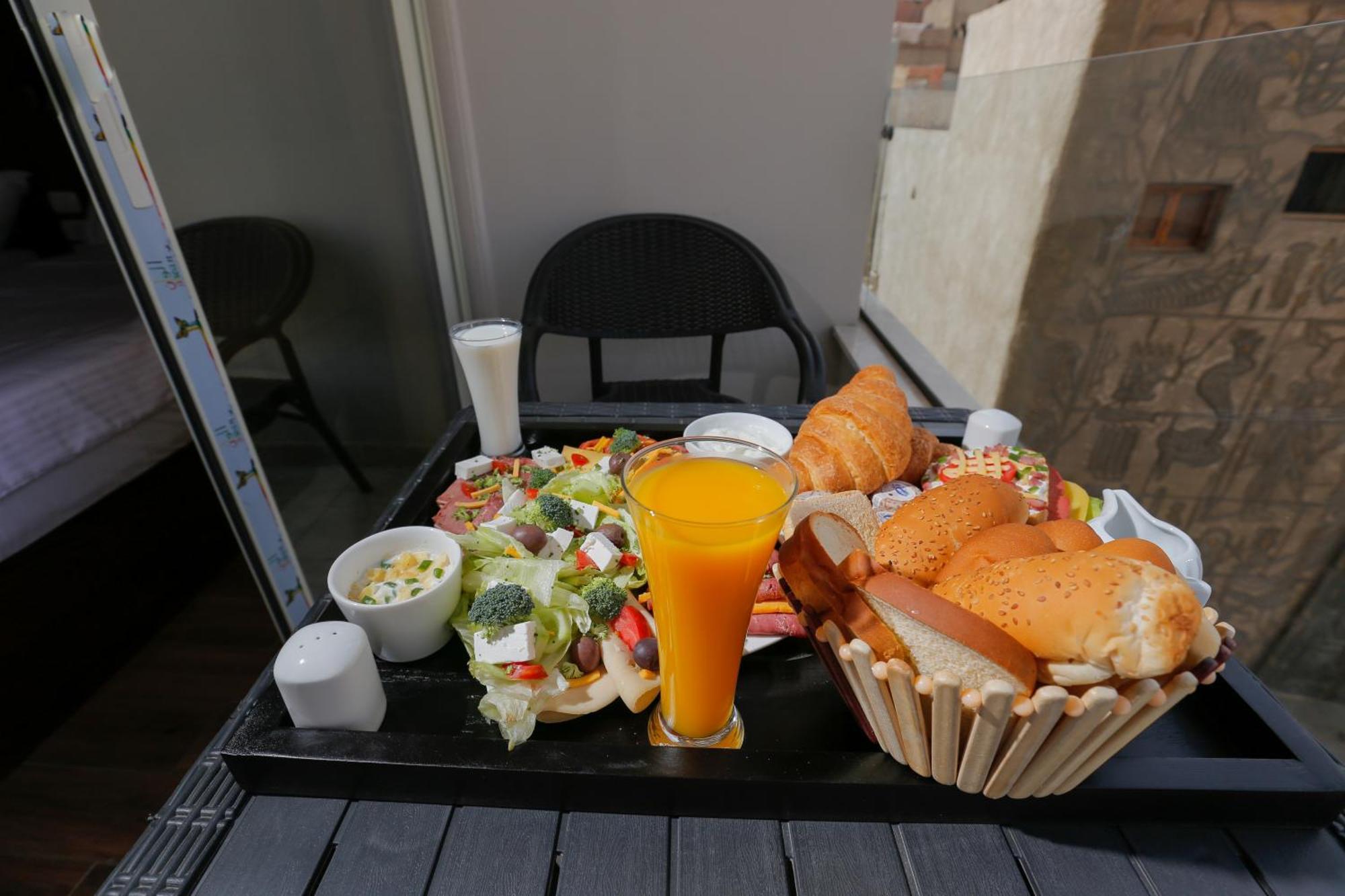 Kafret el-Gabal Steps In Pyramids View酒店 外观 照片